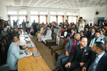 रास्वपा संसदीय दलको बैठक : उपसभामुखमा ठाकुरलाई मतदान गर्ने निर्णय पारित