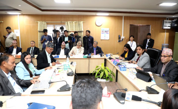 सिंहदरबारमा बत्ती गएपछि कानुन समितिको बैठक १० मिनेट अवरुद्ध