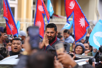 रवि लामिछानेलाई पार्टी कार्यालयमा पञ्चेबाजासहित स्वागत (तस्वीरहरू)