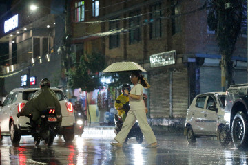 झरीले निथ्रुक्क काठमाडौं (तस्वीहरू)