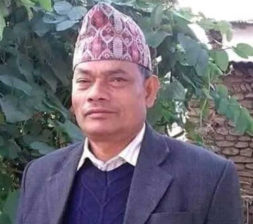 वडा कार्यालय होइन, दिनभर मकैबारीमै बस्छन् वडाध्यक्ष लामिछाने