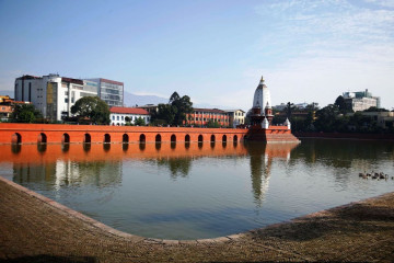 दिदीबहिनी नहुने दाजुभाइले रानीपोखरीस्थित बालगोपालेश्वर मन्दिरमा गएर गरे टीकाग्रहण (तस्वीरहरू)