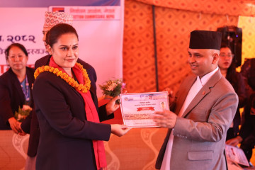 समानुपातिक सांसदलाई दिइयो निर्वाचित भएको प्रमाणपत्र