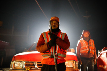 काठमाडौंमा ‘सडक एम्बुलेन्स’ सञ्चालन, रातारात यसरी हुँदै छ खाल्डाखुल्डी पुर्ने काम (तस्वीरहरू) 