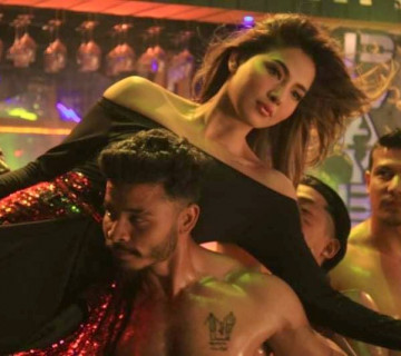 'तिम्रो मेरो साथ' को आइटम गीतमा बोल्ड साम्राज्ञी, निर्माता र कोरियोग्राफरबीच विवाद