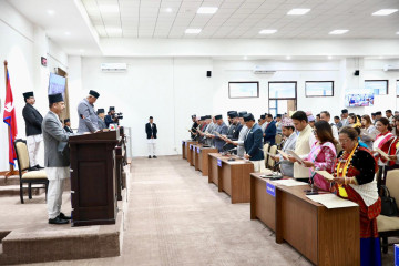 फेरिएको शक्ति सन्तुलन : पुराना तीन दल एउटै बेञ्चमा, रास्वपालाई तीनवटा