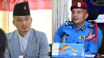 गृहमन्त्री गुरुङ आईजीपी कार्कीसँग छलफलमा, उच्च तहका व्यक्तिलाई पक्राउ गर्ने तयारी