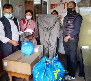 दया फाउण्डेशनद्वारा विभिन्न सामुदायिक र सरकारी अस्पताललाई मेडिकल सामग्री हस्तान्तरण