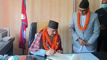 सय दिनमा मन्त्री आचार्यले गरेका काम: मन्त्रालय र जिल्ला जोड्नेदेखि नीतिगत सुधारसम्म