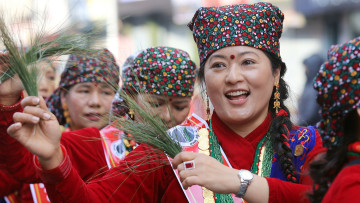 टुँडिखेलमा ल्होसारको रौनक (तस्वीरहरू)