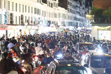 काठमाडाैंमा दसैँको चहलपहल, शनिबार पनि जाम (तस्वीरहरू)