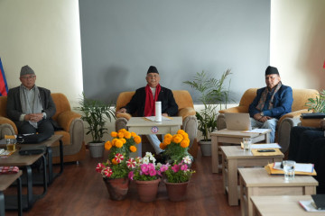 एमालेमा अध्यक्षपछिको वरीयतामा माओवादी पृष्ठभूमिका बादल