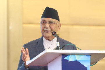 संविधानअन्तर्गत शपथ खाएर संसद्‍मा संविधान मान्दिनँ भनिनु इमानदारिताको खडेरी होः प्रधानमन्त्री