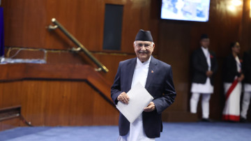 प्रधानमन्त्रीलाई प्रश्न सोध्न नाम टिपाएका एमाले सांसद नै बैठकमा अनुपस्थित 