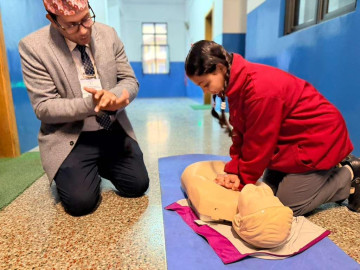 हाप्सा नेपालद्वारा दरबार हाई स्कुलका शिक्षक र विद्यार्थीलाई प्राथमिक उपचार तालिम प्रदान