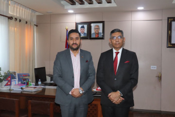 सञ्चारमन्त्री खरेलसँग भारतीय अतिरिक्त सचिवको शिष्टाचार भेट