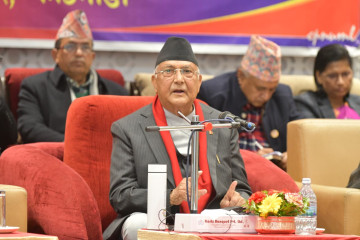 पार्टीभित्रका असन्तुष्टि सञ्चारमाध्यममा नराख्न ओलीको चेतावनी