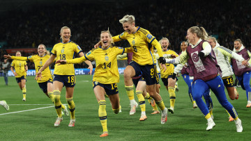 डिफेन्डिङ च्याम्पियन अमेरिका पराजित, स्वीडेन विश्वकपको क्वार्टरफाइनलमा 