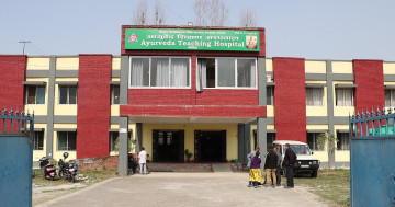 इन्टर्नसिपको विषयमा विद्यार्थीसँग कुरा मिलेपछि खुल्यो आयुर्वेद क्याम्पसको ताला
