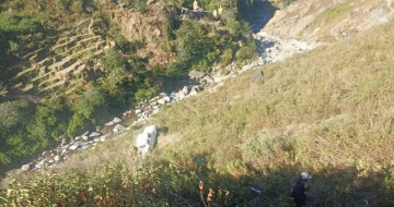 डोटीमा जन्ती गइरहेको जिप दुर्घटना, पाँच जना घाइते