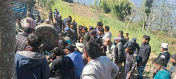 अछामको मेल्लेखमा ट्र्याक्टर दुर्घटनाः पाँच जनाको मृत्यु, तीन घाइते
