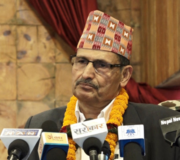 खरानी पनि आयात भएको सुन्दा अचम्मित छुः सभाभुख सापकोटा