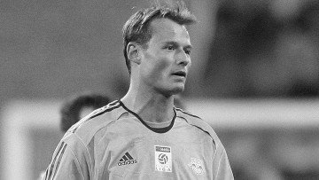 रेलले कारलाई ठक्कर दिँदा अस्ट्रिया पूर्वगोलकिपर एलेक्स म्यानिङ्गर मृत्यु