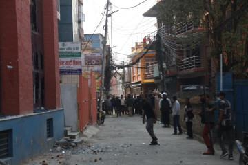 अन्नपूर्ण पोस्टको कार्यालयमा पनि राजावादीले गरे ढुंगामुढा 