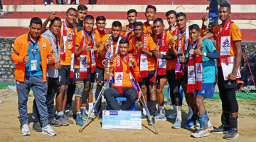 नवौँ राष्ट्रिय खेलकुदः पुरुष भलिबलमा आर्मीलाई हराउँदै एपीएफले स्वर्ण जित्यो