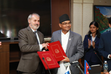 सडक सञ्जाल सुधारका लागि एडीबीसँग १३ अर्ब बराबरको ऋण सम्झौता