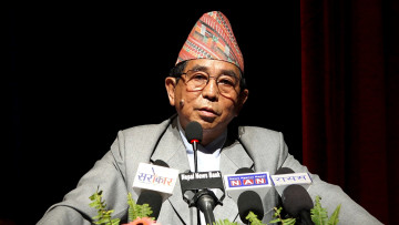 आन्दोलनरत शिक्षकलाई शिक्षामन्त्री राईको आह्वान- वार्तामा आउनुस्, माग सम्बोधन गर्ने प्रयास गर्छौं