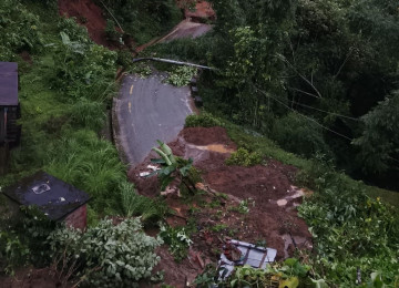 कोशीमा बाढीपहिरोबाट मृत्यु हुनेको संख्या ४३ पुग्यो, झापामा मात्रै २५ हजार विस्थापित 