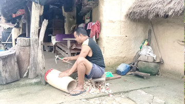 तीर्थ बादी इन्डिया जाँदैनन्, मादल बेचेर गाउँमै कमाउँछन् ६ लाख