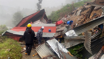 कोशीमा बाढीपहिरोमा परेर ४४ जनाको मृत्यु, गृहमन्त्रीको इलाम यात्रा रोकियो