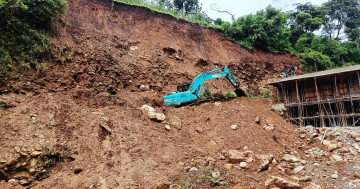 ग्रामीण सडक अवरुद्ध हुँदा खाद्यान्न आपूर्तिमा समस्या