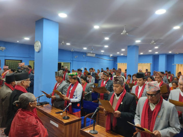 बागमती प्रदेशका सांसदहरूले लिए शपथ
