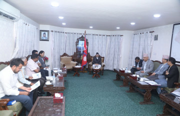 सभामुख घिमिरेले थाले सचेतकहरूसँग छलफल 