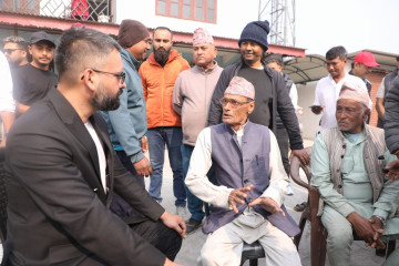 पार्टीका नेता र कार्यकर्तालाई थाहा नै नदिई घरदैलोमा निस्किए बालेन, ओली पनि यलम्बर चोकबाट अघि बढे