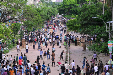 बंगलादेशमा हिंसात्मक प्रदर्शनः ६ जना विद्यार्थीको मृत्यु, शिक्षण संस्थाहरू अनिश्चितकालका लागि बन्द