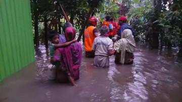 बंगलादेश बाढीले अस्तव्यस्त, ३६ लाख प्रभावित, भारतले ड्याम खोलेको आरोप