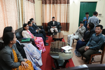 विपक्षी दलहरूको बैठक : कांग्रेस र नेकपा नरम, एमाले अझै गरम