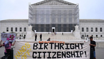 अमेरिकी सर्वोच्च अदालतद्वारा जन्मसिद्ध नागरिकतासम्बन्धी मुद्दा सुनुवाइ गर्ने निर्णय