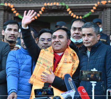 शर्माको टिप्पणी- देशले गगन र विश्वप्रकाश हल बाँधिएर काम गरून् भन्ने चाहेको छ