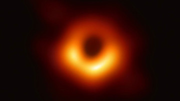 पृथ्वीबाट ५ करोड प्रकाश वर्ष टाढाको ‘ब्ल्याक होल’को तस्वीर