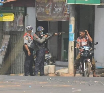 म्यानमारमा सेना/पुलिस नै लुटपाटमा, मान्छेले घरमा सातवटासम्म ताल्चा लाउन थाले