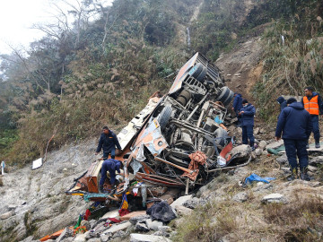 धादिङ बस दुर्घटनाको छानबिन गर्न गृह मन्त्रालयका सहसचिवको नेतृत्वमा कार्यदल गठन