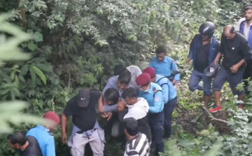 काठमाडौंबाट धुलिखेल जाँदै गरेको बस साँगामा दुर्घटना, ६ जना घाइते