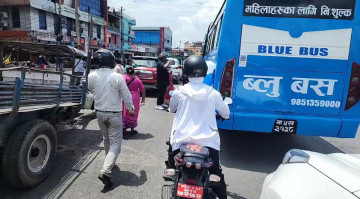 चितवन–२ मा रवि लामिछानेले सुरु गरे महिलाका लागि निःशुल्क ब्लु बस सेवा (भिडियाे)