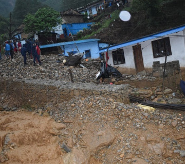 चन्द्रागिरीमा बस्तीमा पस्यो बाढी 