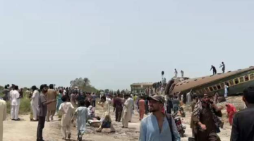 पाकिस्तानमा रेल दुर्घटना, कम्तीमा १५ जनाको मृत्यु 